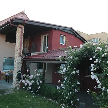 Rudolf Bed & Breakfast 2*