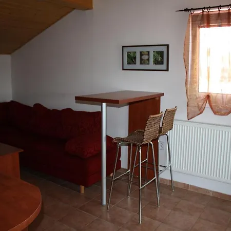 Rudolf Bed & Breakfast 2*